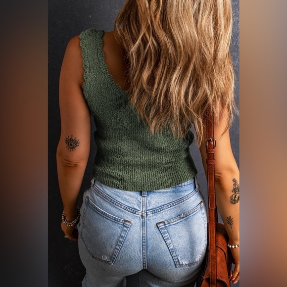 Scoop Neck Wide Strap Knit Vest - Picture 5 of 6